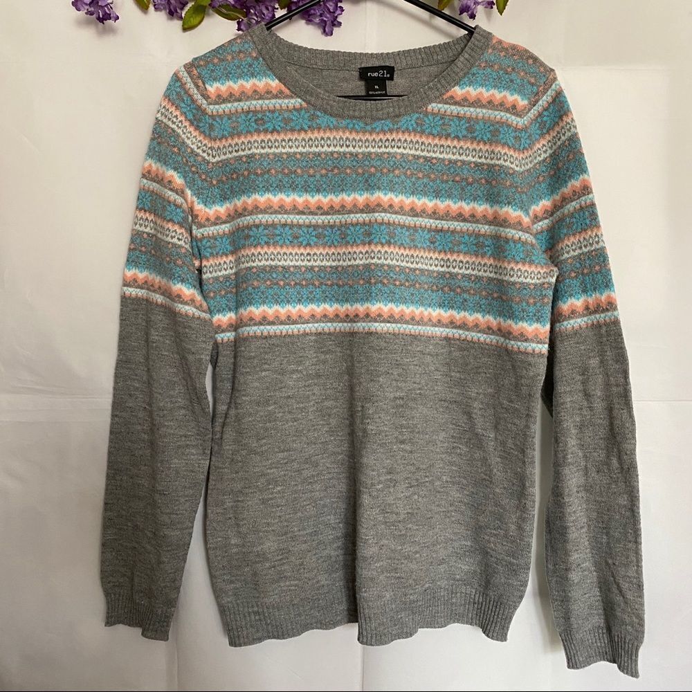 RueĀ 21āGrey Coral And Teal SnowflakeāSweater